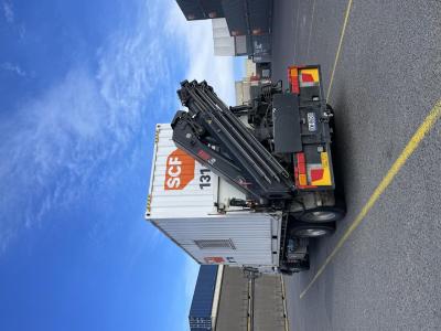 Photos of Rezz Crane Trucks